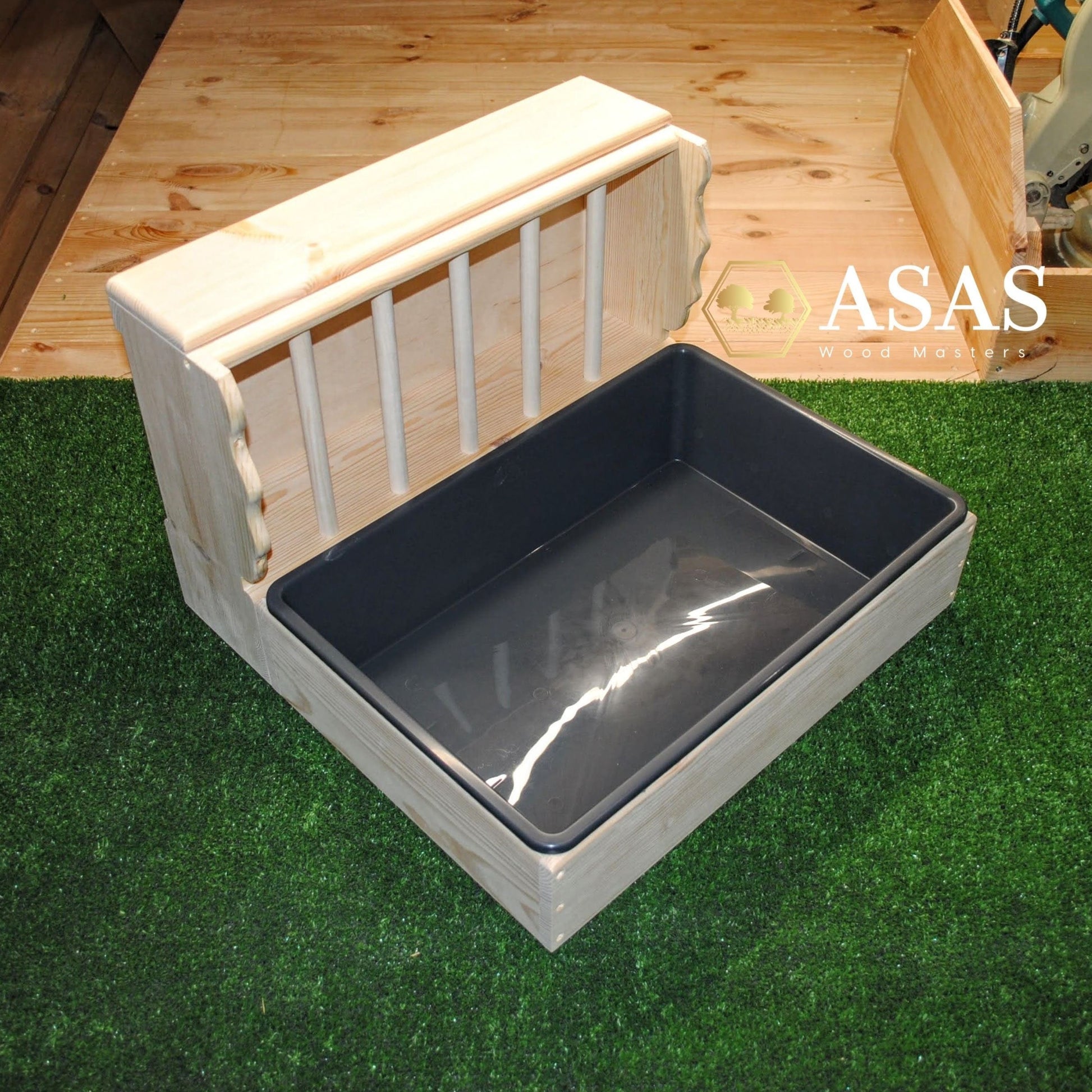 rabbit hay feeder with litter box,  made by asaswood