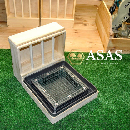 rabbit litter box with hay feeder and wire mesh insert small size